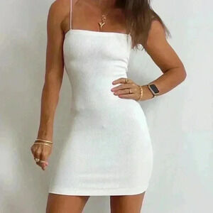 Like new White Zara ribbed body con dress